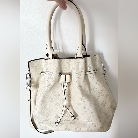 Source Unknown Cream Monogram Drawstring Shoulder Bag New - Picture 3 of 10